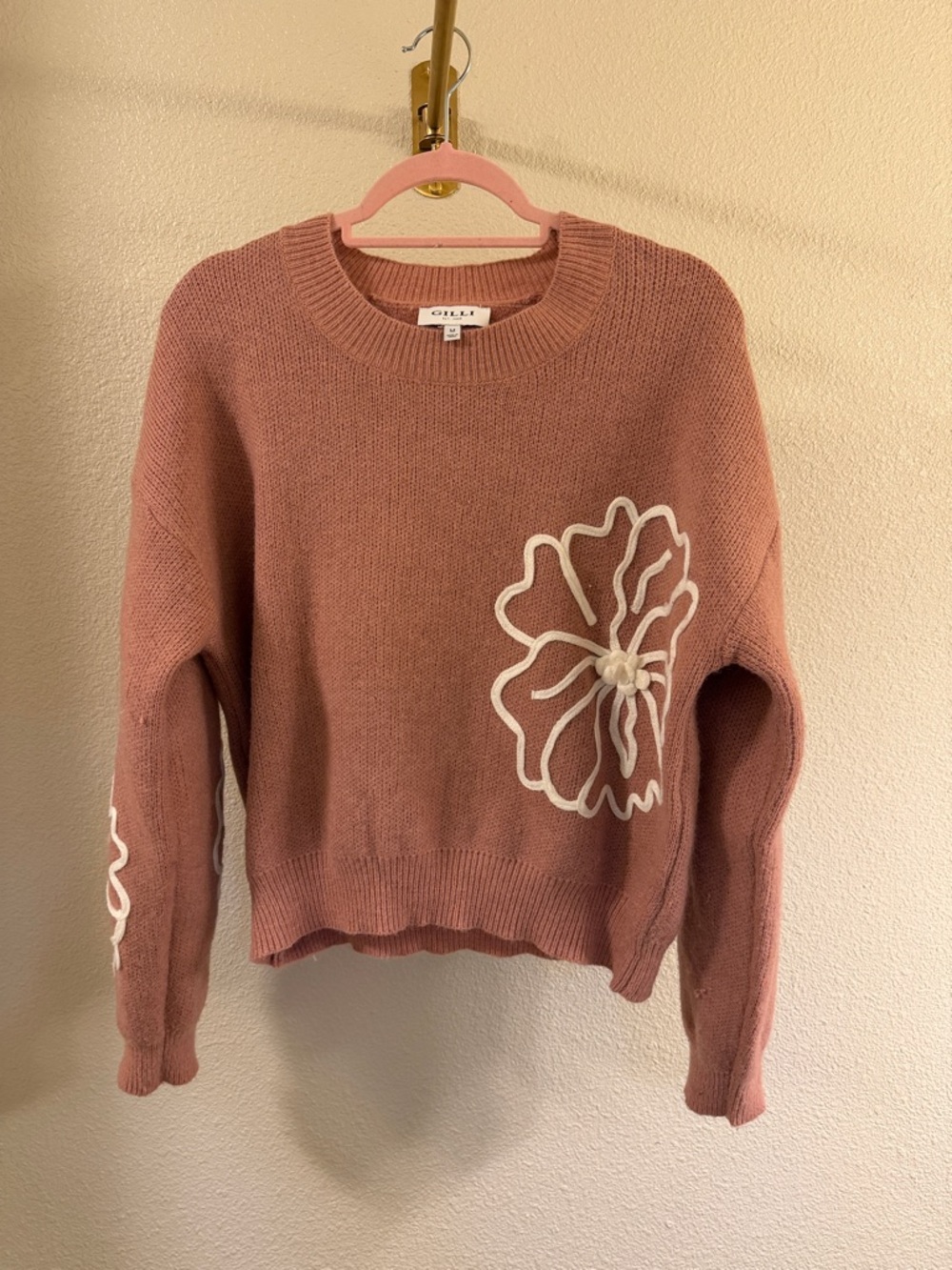 Gilli Dusty Rose Crewneck Sweater with White Floral Embroidery